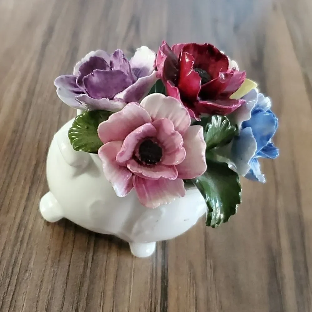 Aynsley | October Anemone bone China Flowers